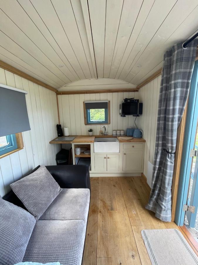 The Shepards Hut Apartman Llwyn-Dafydd Kültér fotó