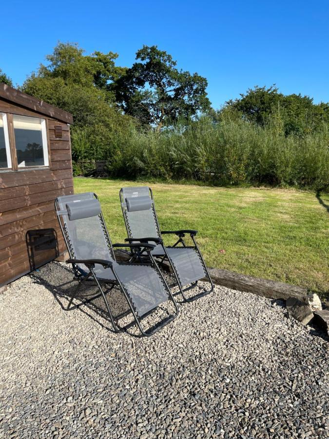 The Shepards Hut Apartman Llwyn-Dafydd Kültér fotó