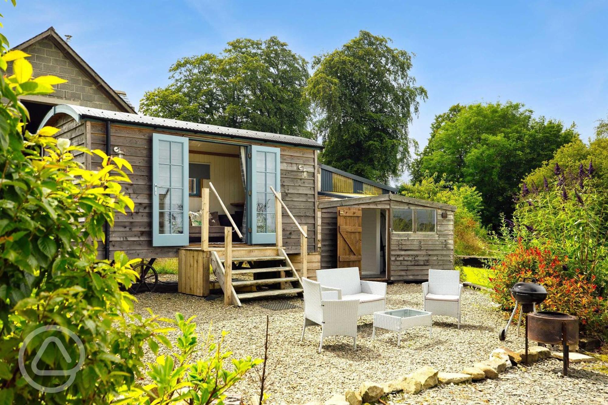 The Shepards Hut Apartman Llwyn-Dafydd Kültér fotó